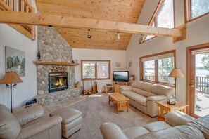 Smart TV, fireplace, video games, DVD player