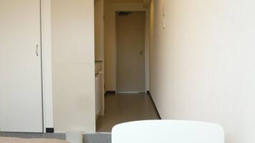 Apartment (C) | 1 bedroom, desk, iron/ironing board, free WiFi
