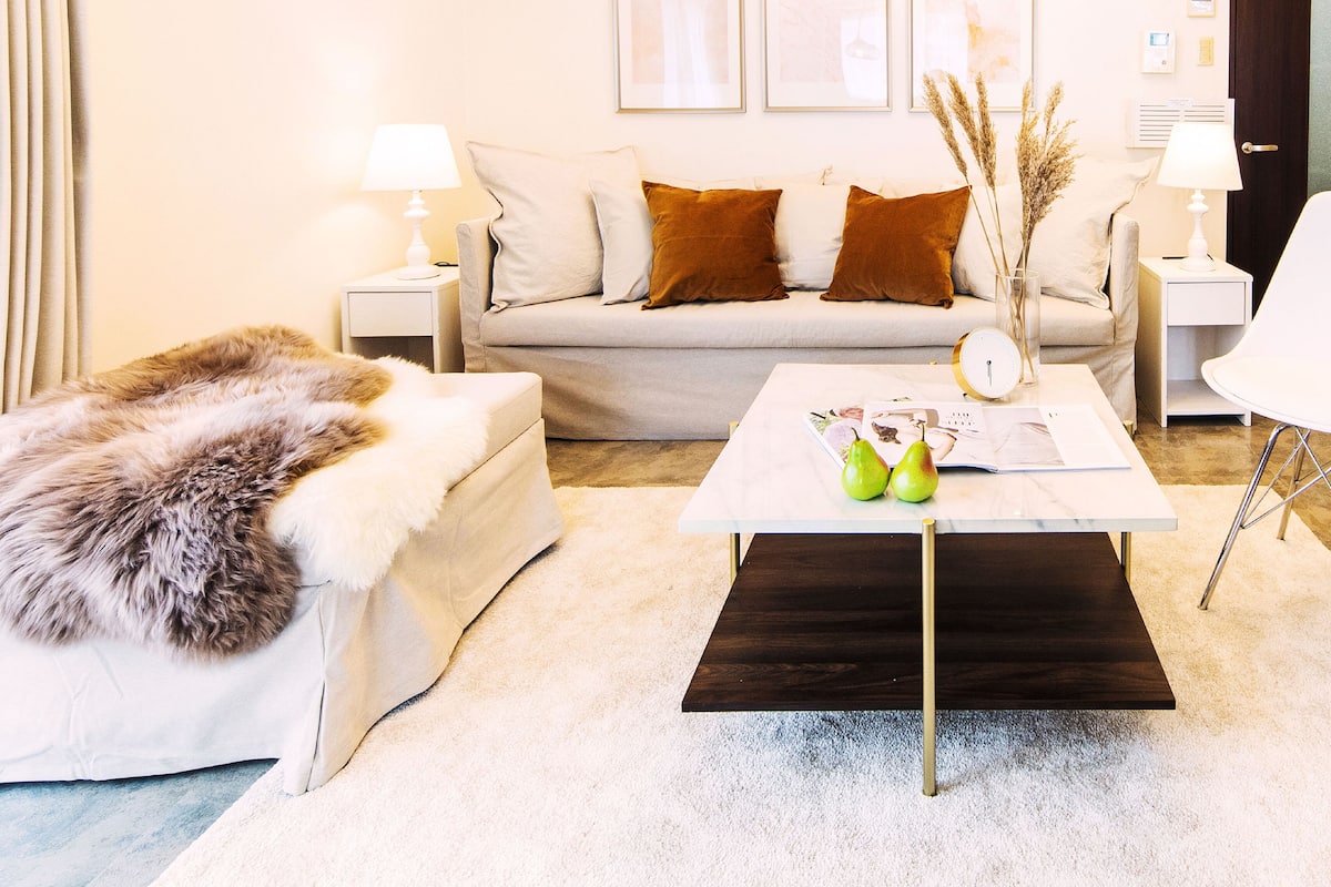 Luxury Suite, 2 Bedrooms (3) | Ruang tamu | 32 inci televisyen skrin rata dengan digital, TV 