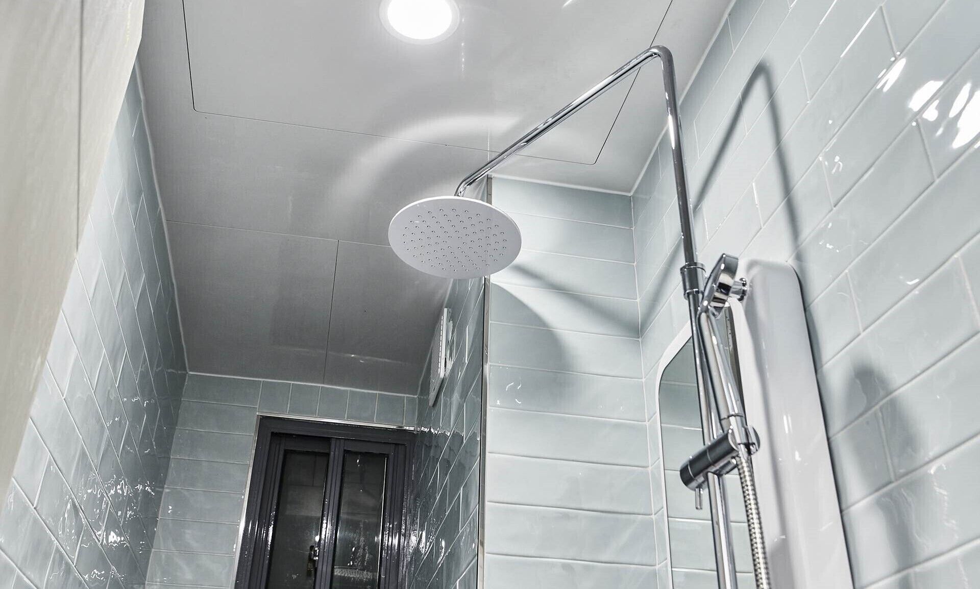 Presidential Double Room | Bathroom shower