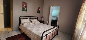3 bedrooms, iron/ironing board, free WiFi, bed sheets - Alluring Ambrosia 3BR (Arouca)