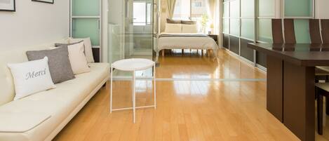 Apartemen Mewah | Area keluarga | TV layar datar dan layanan streaming