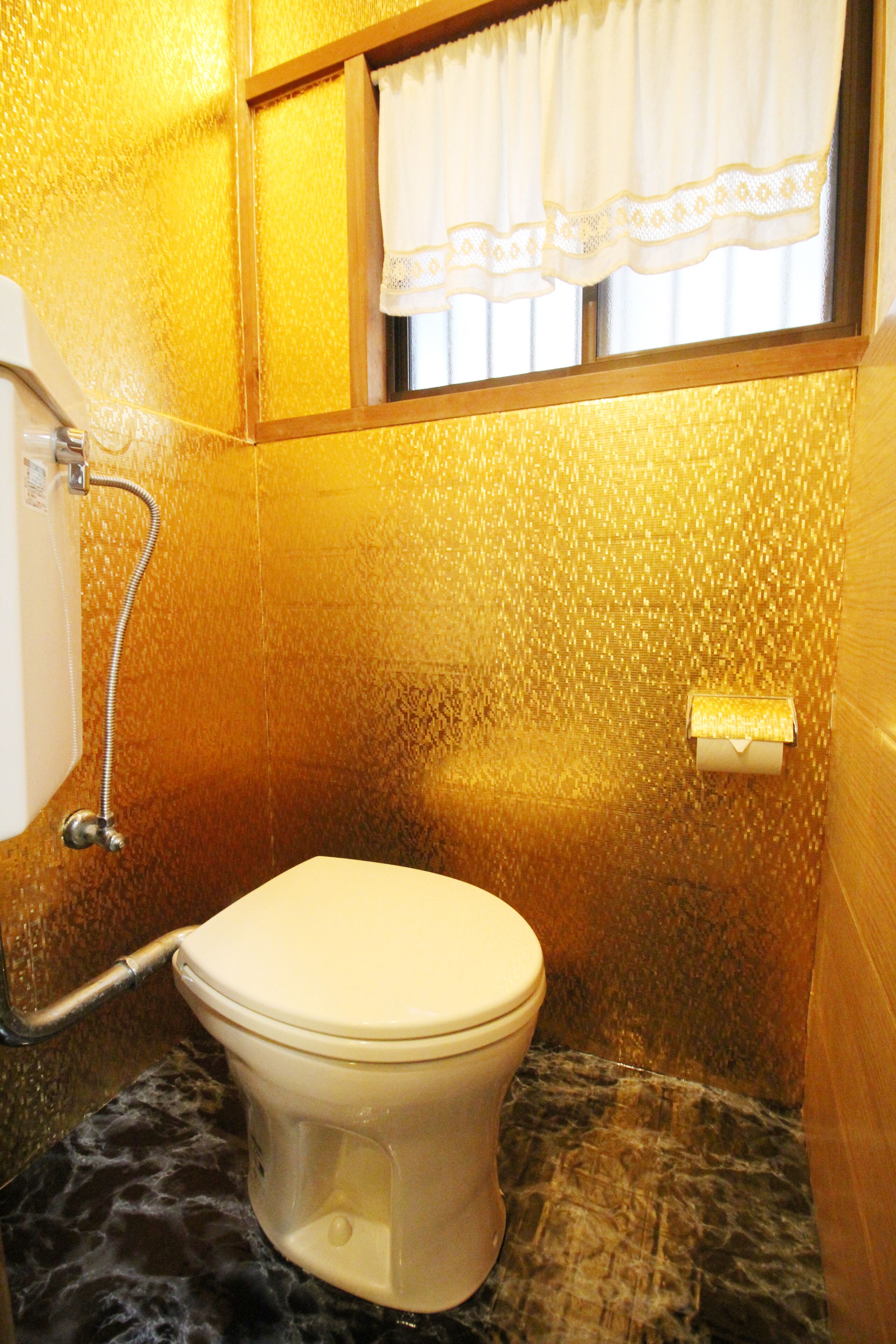 Apartment, 2 Bedrooms | Bathroom | Separate bathtub and shower, free toiletries, hair dryer, slippers