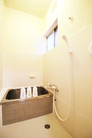 Deep-soaking bathtub - City Hotel Universal Japan (Osaka)