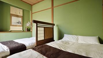 2 bedrooms, blackout curtains, iron/ironing board, free WiFi