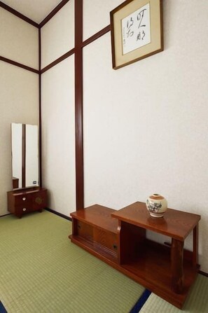 Appartement, 2 chambres | 2 chambres, rideaux occultants, fer et planche à repasser, Wi-Fi gratuit