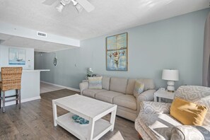 Smart TV, Netflix, streaming services - 19th Floor Pelican Beachfront with Ocean View (Destin)