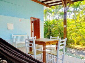 Standard Suite, 1 Queen Bed | Veranda