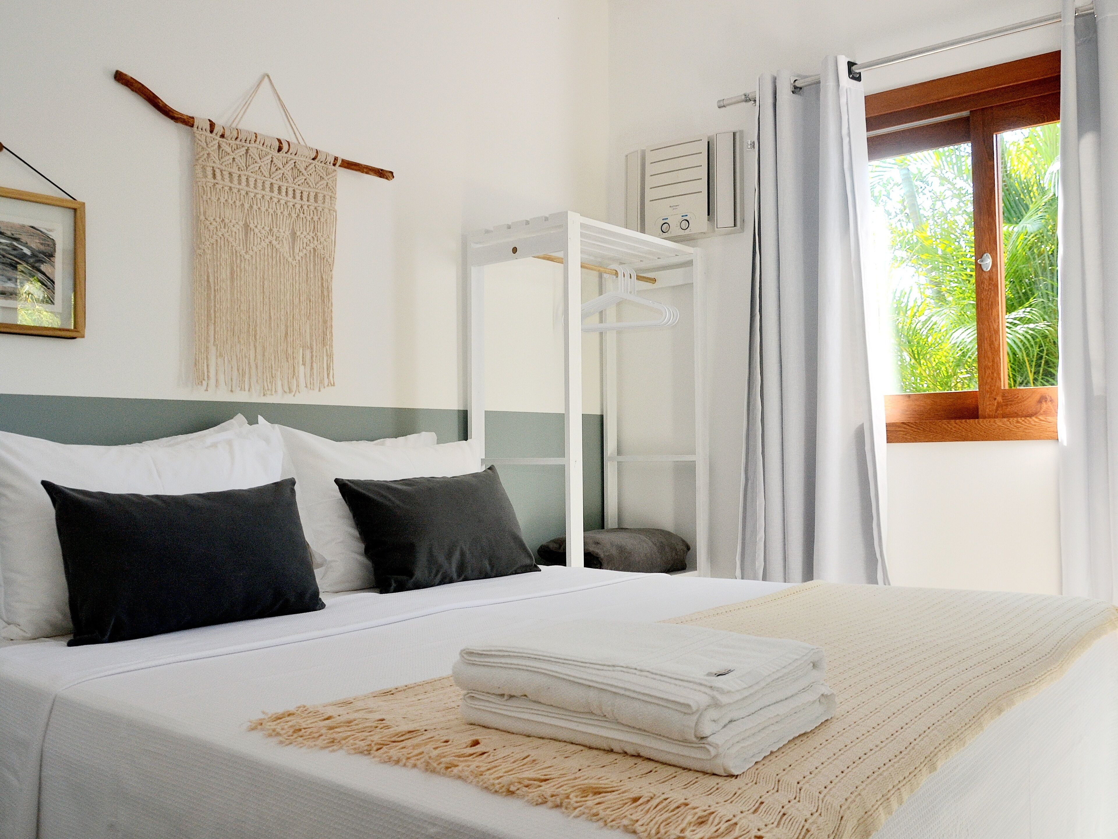 Suite – standard, 1 queensize-seng | Individuelt dekorert, strykejern/-brett og sengetøy