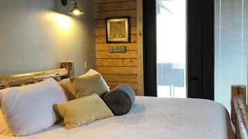3 bedrooms, iron/ironing board, travel cot, WiFi