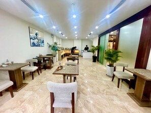 Restaurant - HANA Stay (Hanoi)