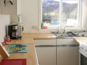 Cookware/dishes/utensils, freezer