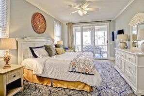 5 chambres, bureau, fer et planche à repasser, lit parapluie