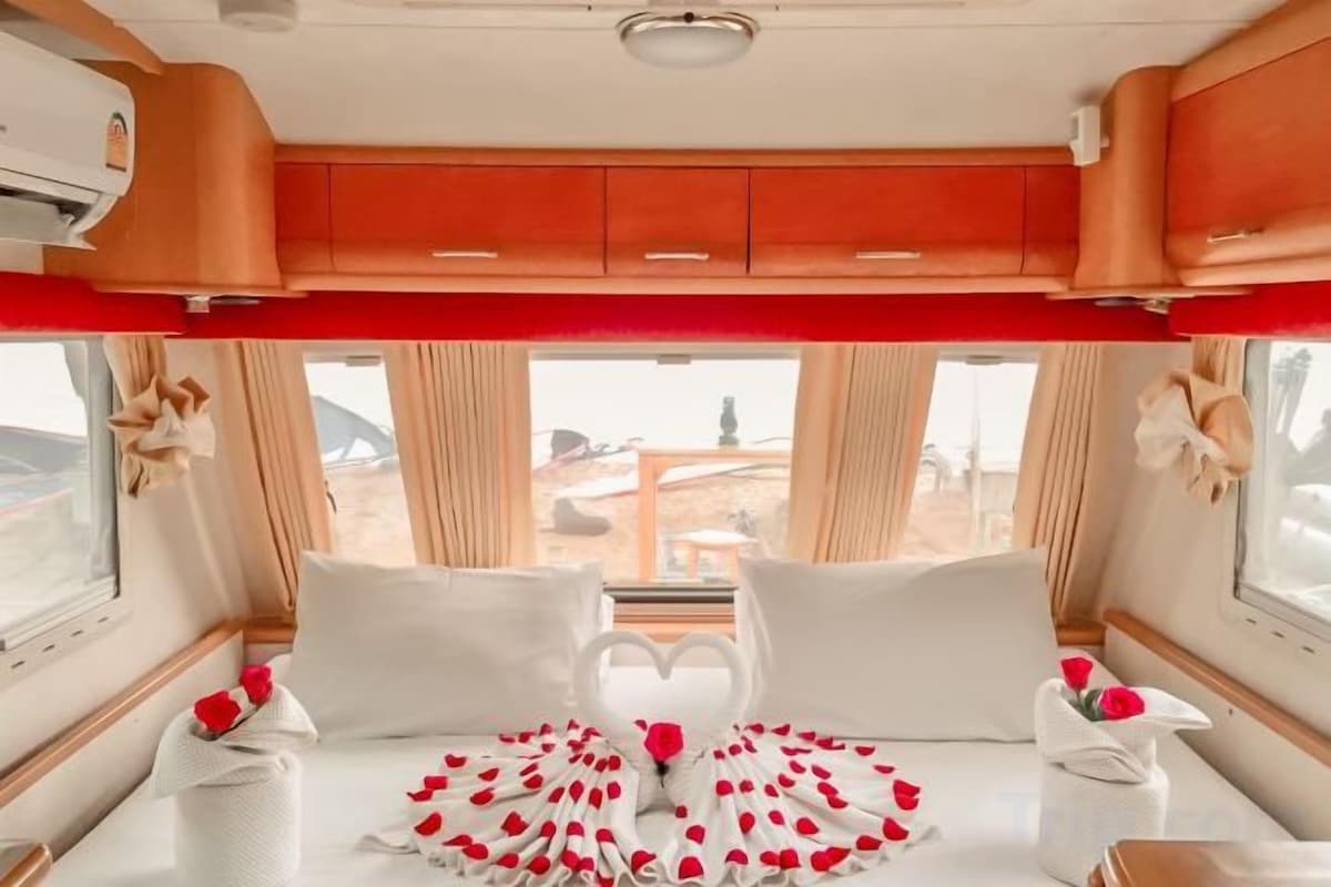 WiFi (free), individually decorated, individually furnished, bed sheets