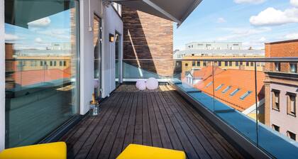 Fantastic 130m2 apartment on the river promenade
