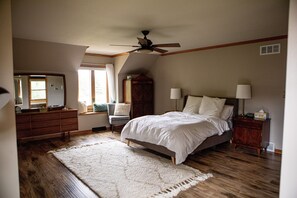 4 Schlafzimmer, Bügeleisen/Bügelbrett, WLAN, Bettwäsche
