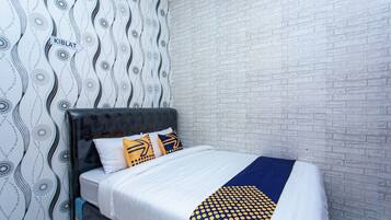 Double Room | Desk, free WiFi, bed sheets