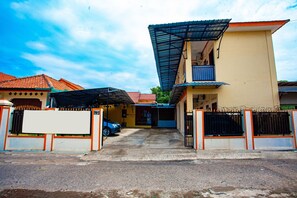 Exterior - SPOT ON 2875 Kost Pandawa Syariah (Cilacap)