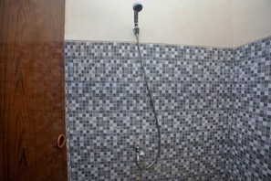 Double Room | Bathroom | Shower, towels - SPOT ON 2875 Kost Pandawa Syariah (Cilacap)