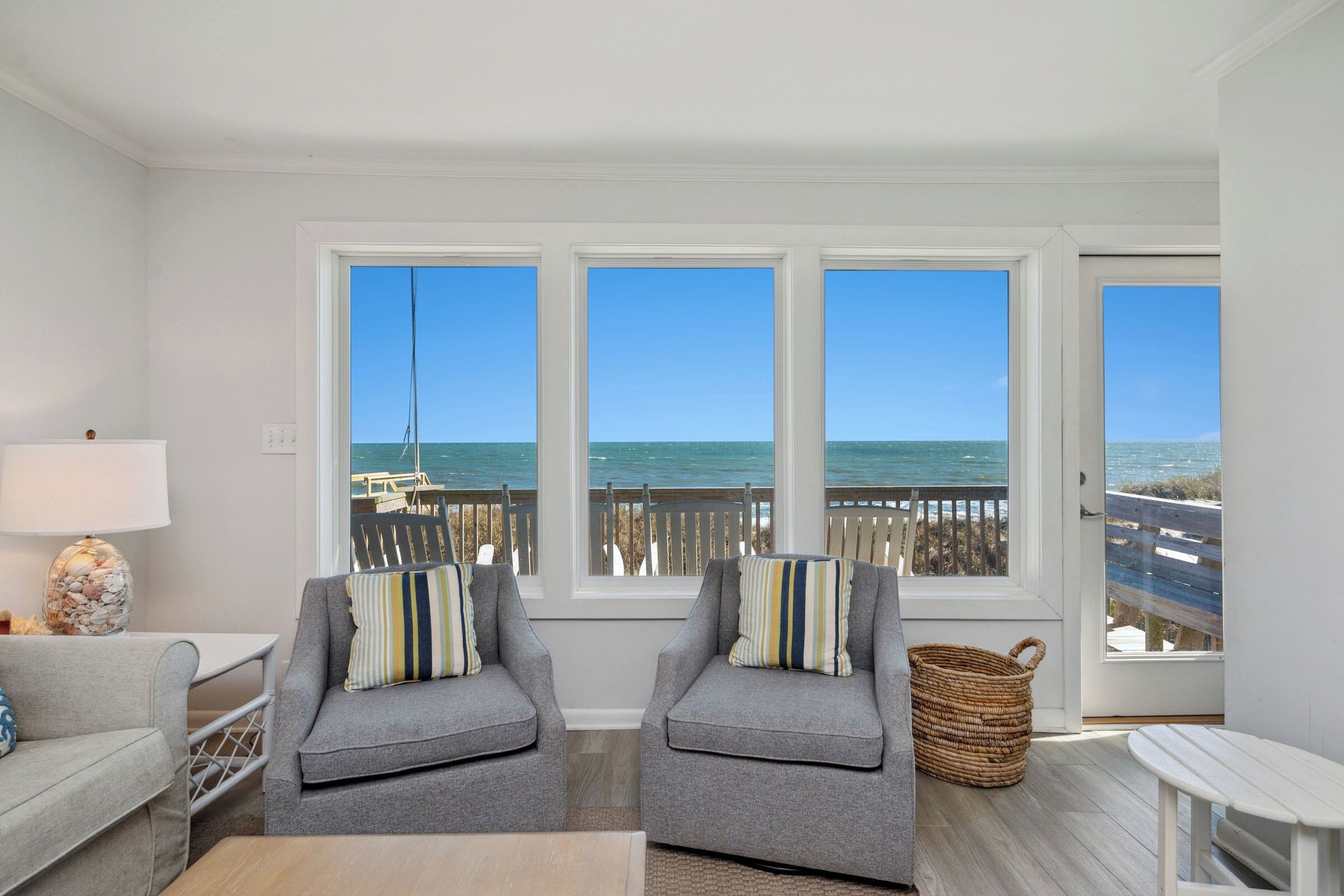 TV, DVD-spiller og bøker