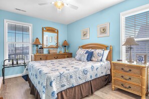 4 habitaciones, tabla de planchar con plancha, cuna de viaje y internet 