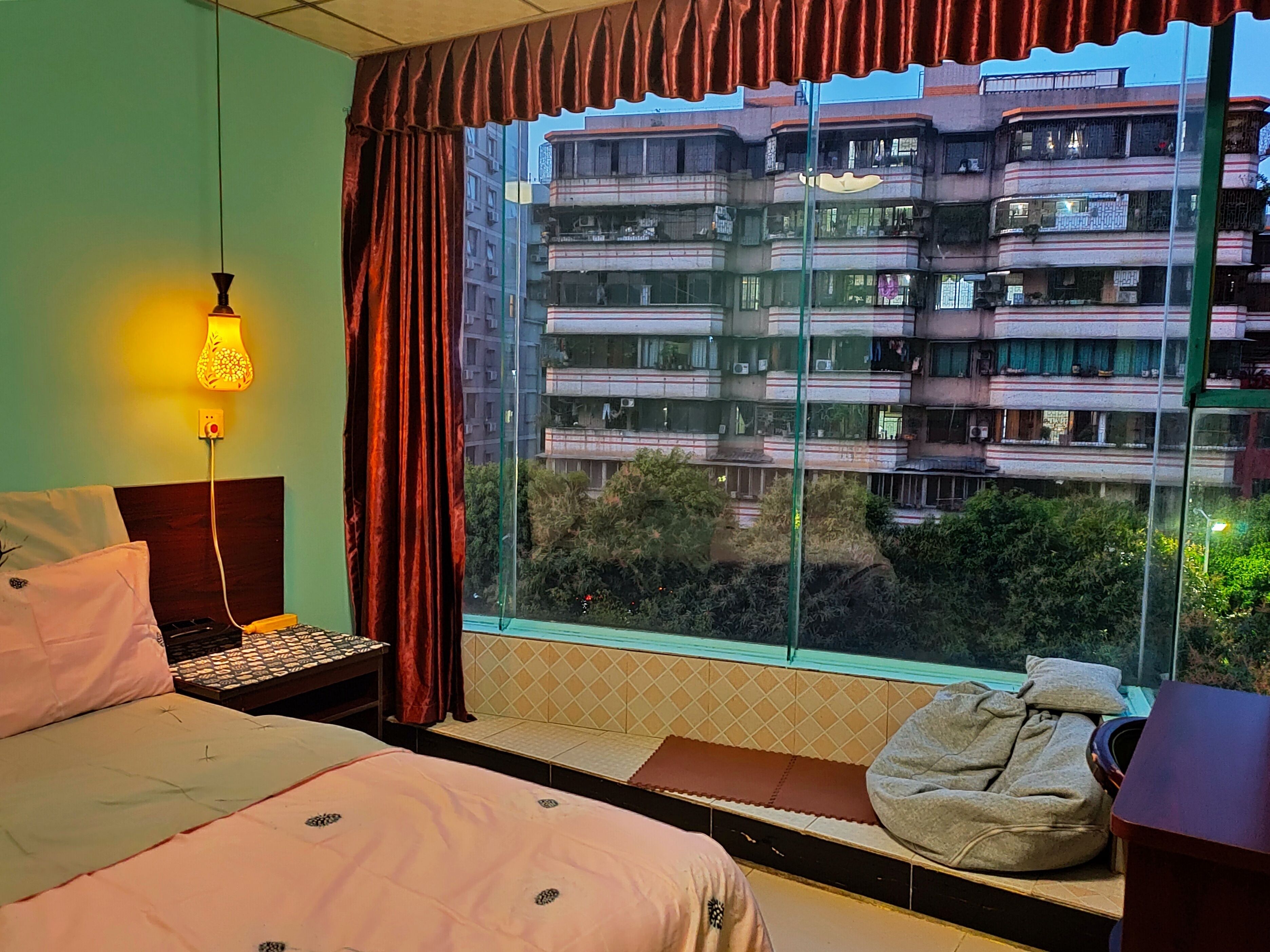 标准单人间 | 遮光窗帘、免费 WiFi、床单