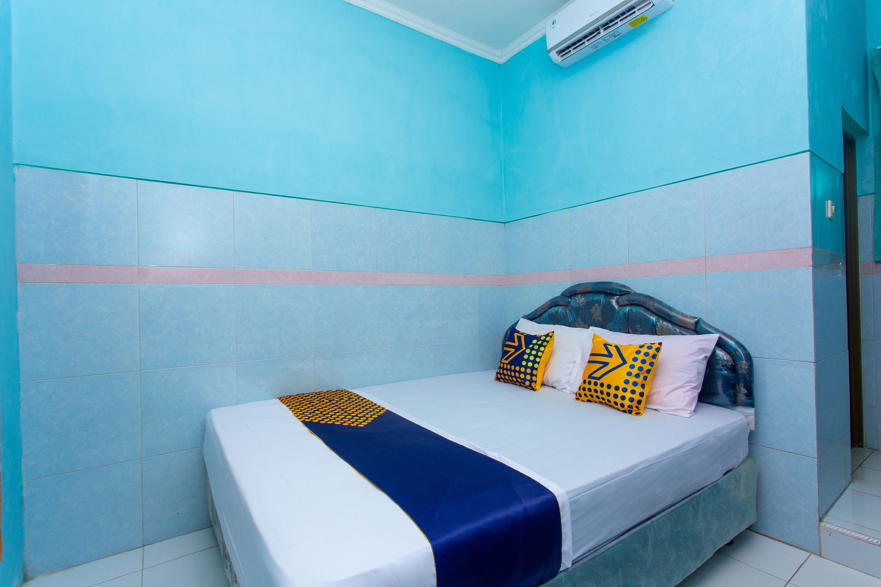 Double Room | Free WiFi, bed sheets