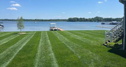 Rose Lake, cabaña con pontón, Coldwater, Michigan (también conocido como lago de los bosques)