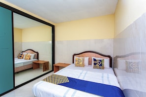 Double Room - SPOT ON 2815 Hotel Damai (Cilacap)