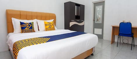 Double Room | Desk, free WiFi, bed sheets