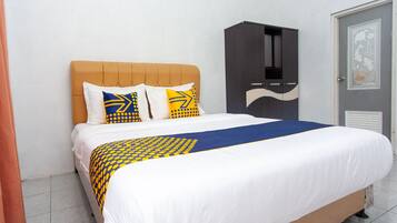 Double Room | Desk, free WiFi, bed sheets