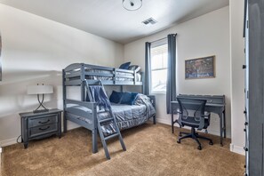 3 bedrooms, iron/ironing board, free WiFi, bed sheets