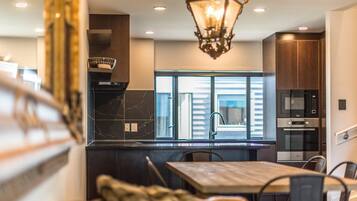 Townhome | Private kitchen