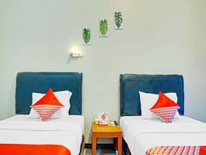 Deluxe Twin Room | Desk, free WiFi, bed sheets