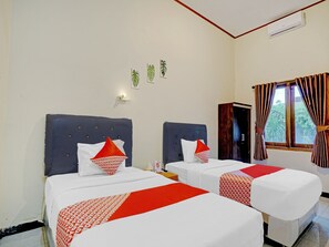 Deluxe Twin Room | Desk, free WiFi, bed sheets