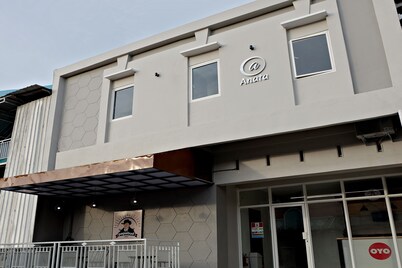 Super OYO 2756 Anata