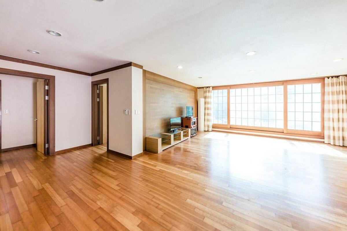 客房 (Na-dong Private) | 起居区 | 平板电视