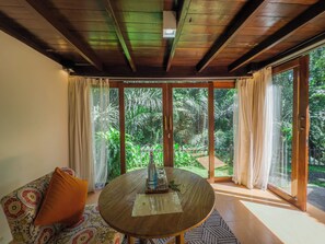 Deluxe Cottage | Living area - Ubud Sari Health Resort (Ubud)