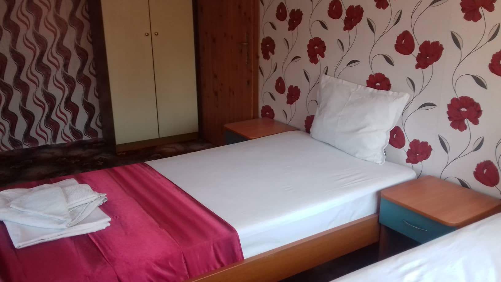 3 chambres, fer et planche à repasser, Wi-Fi gratuit, draps fournis