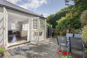 Courtyard - Bluestone Cottage Launceston (Launceston)