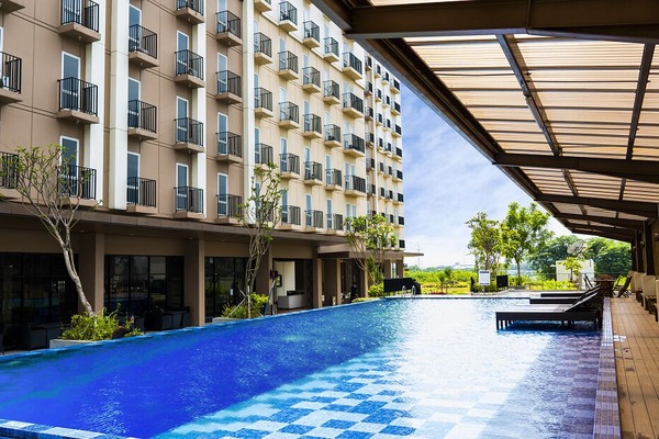 Kolam renang outdoor