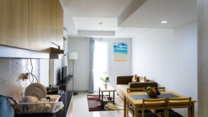 Executive Room, 2 Bedrooms | Living area