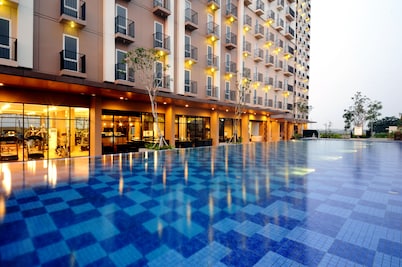 Azalea Suites Cikarang by Jayakarta Grup