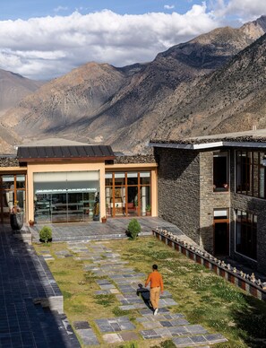 Courtyard view - Shinta Mani Mustang (Jomsom)