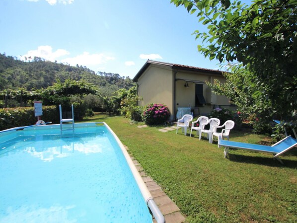 Pool - Wonderful private villa for 6 people with WIFI, A/C, private pool, TV, patio and pets allowed (Sestri Levante)