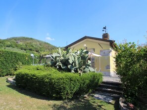 Exterior - Wonderful private villa for 6 people with WIFI, A/C, private pool, TV, patio and pets allowed (Sestri Levante)