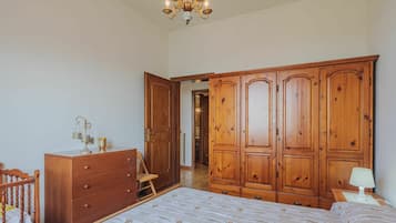 3 Schlafzimmer, Bügeleisen/Bügelbrett, Reisekinderbett, kostenloses WLAN