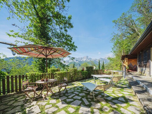 Beautiful private villa for 4 people with WIFI, A/C, TV, patio and pets allowed