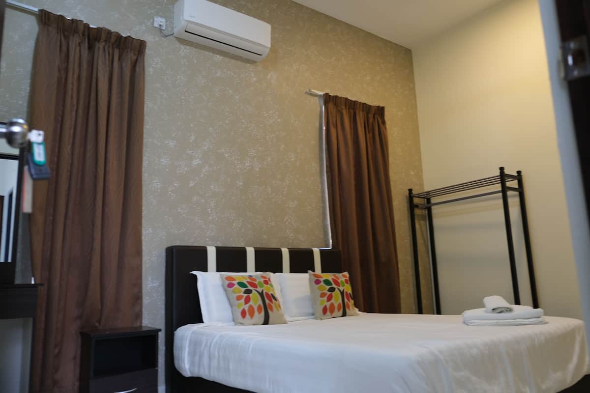 14 bedrooms, down duvets, soundproofing, free WiFi