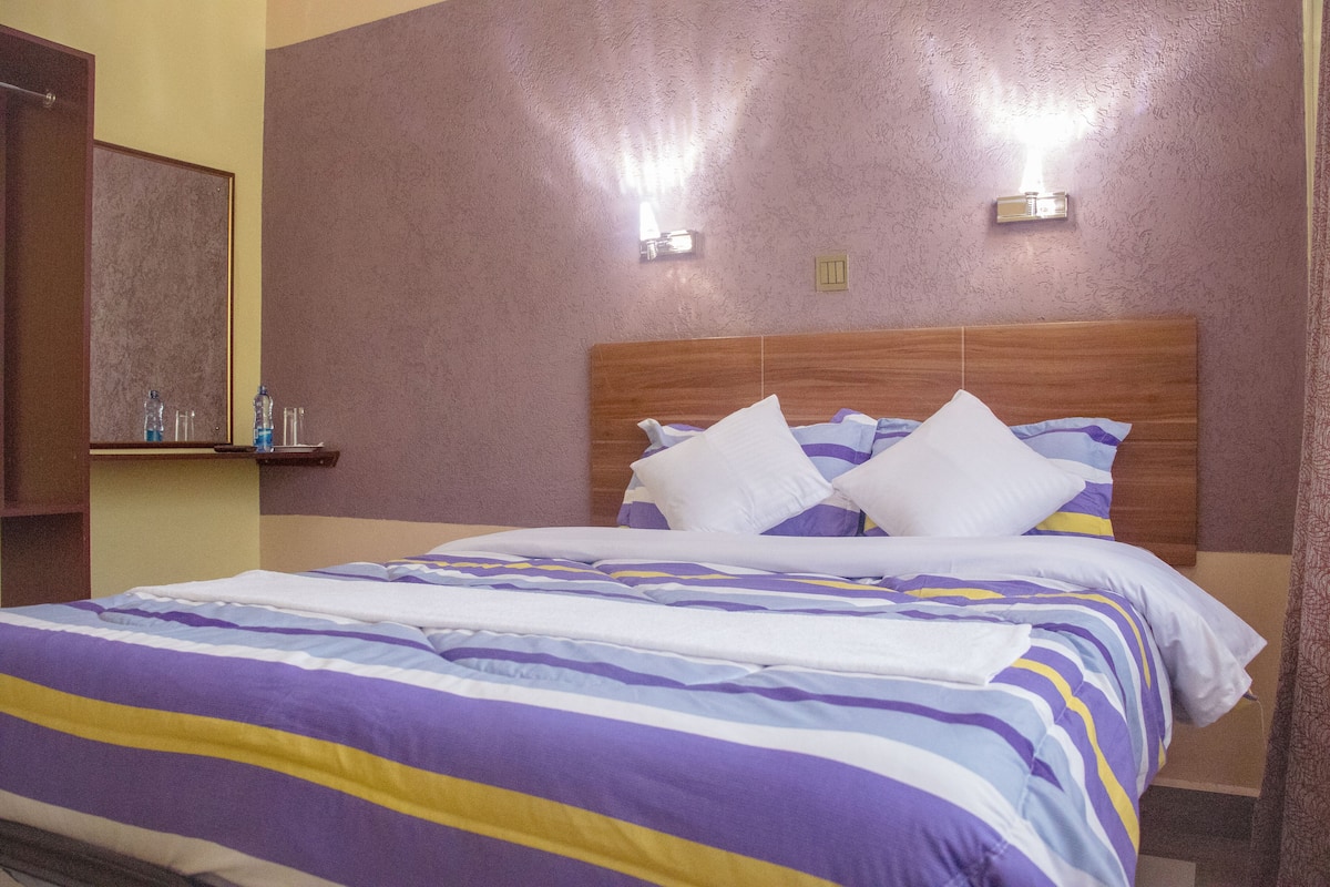 Blackout drapes, WiFi (free), bed sheets